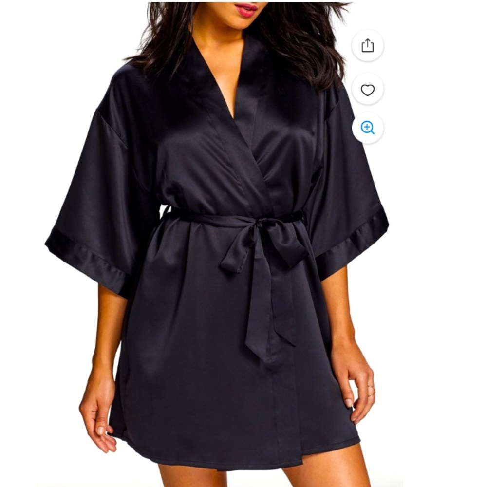 Jezebel women’s  Black Satin Kimono Robe, size S/M